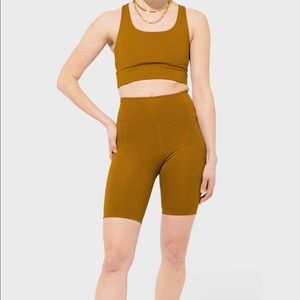 Girlfriend collective set in saddle